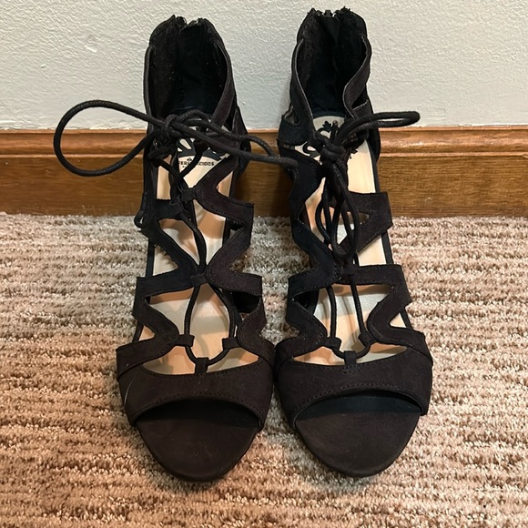 Black lace up heels - Picture 1 of 3